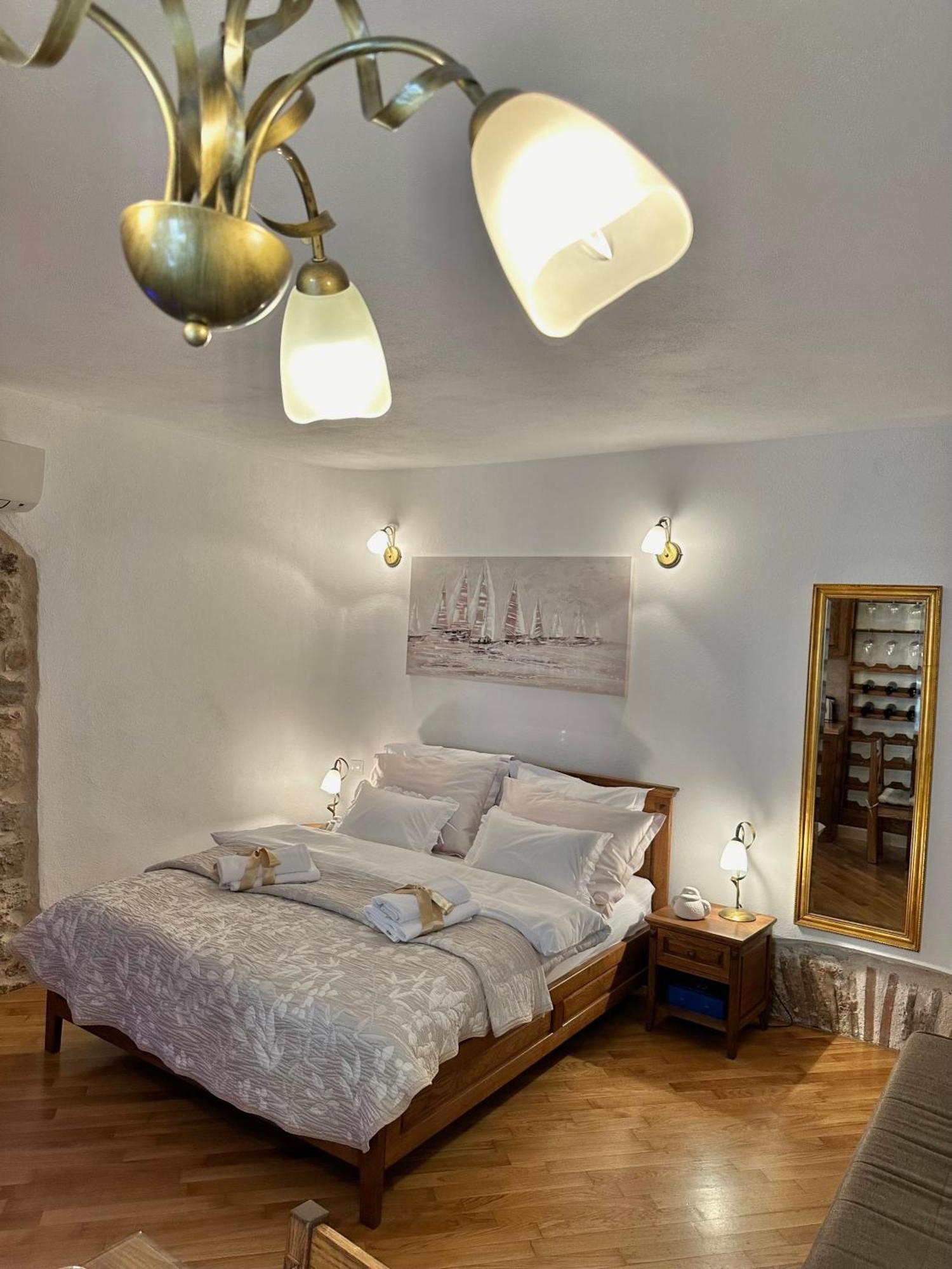 Diocletian Wine Studio Apartment II Сплит Экстерьер фото